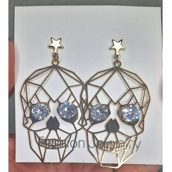 NWT Skull Earrings - Picture 3 of 6